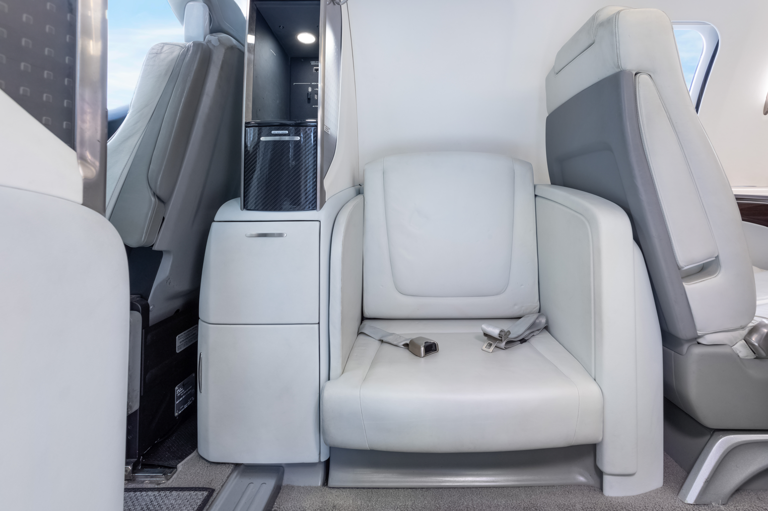 Honda Aircraft Company Honda Jet  S/N 42000118 for sale | gallery image: /hal/userfiles/images/listing-images/46337/Screenshot 2026-10-03 153006.png